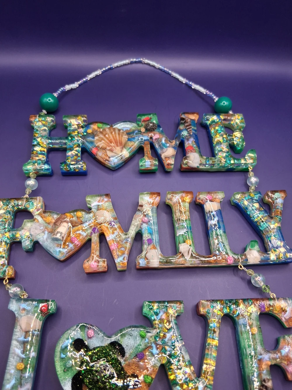 HOME FAMILY LOVE Resin Hanging Wall Art - Multicolor